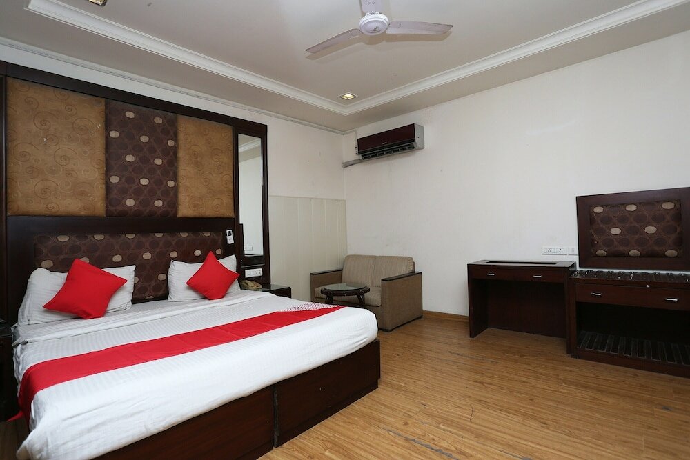 Фото Oyo 6845 The Grand Hotel
