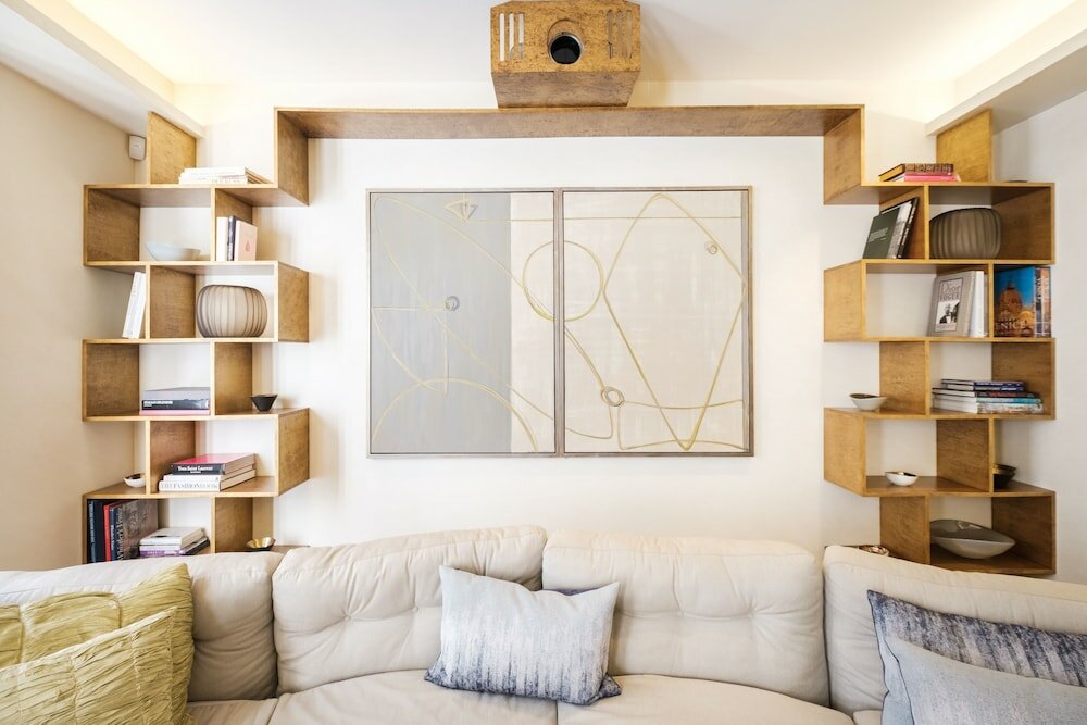 Фото Luxury Home with 3 Bed 2 Bath in London