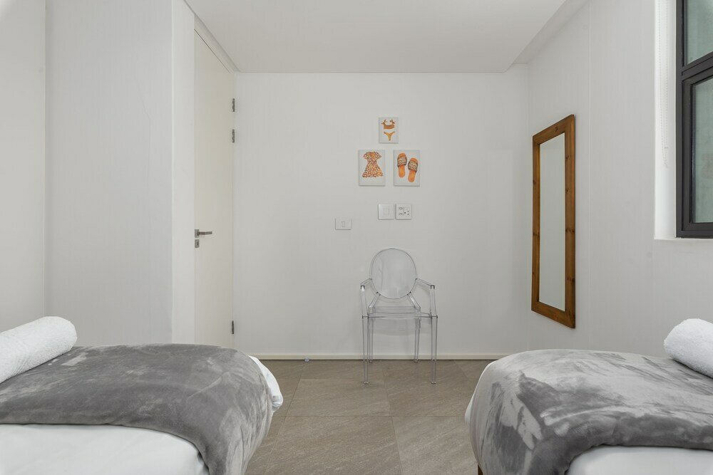 Фото The Iron Works 801