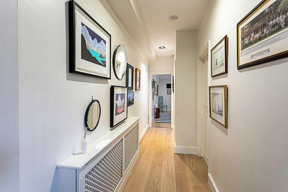 Фото Kensington Retreat With Private Patio