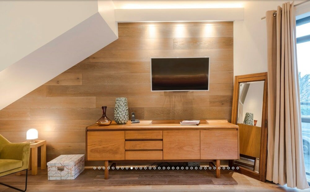 Фото Neon Dream Playfull 2 bedroom