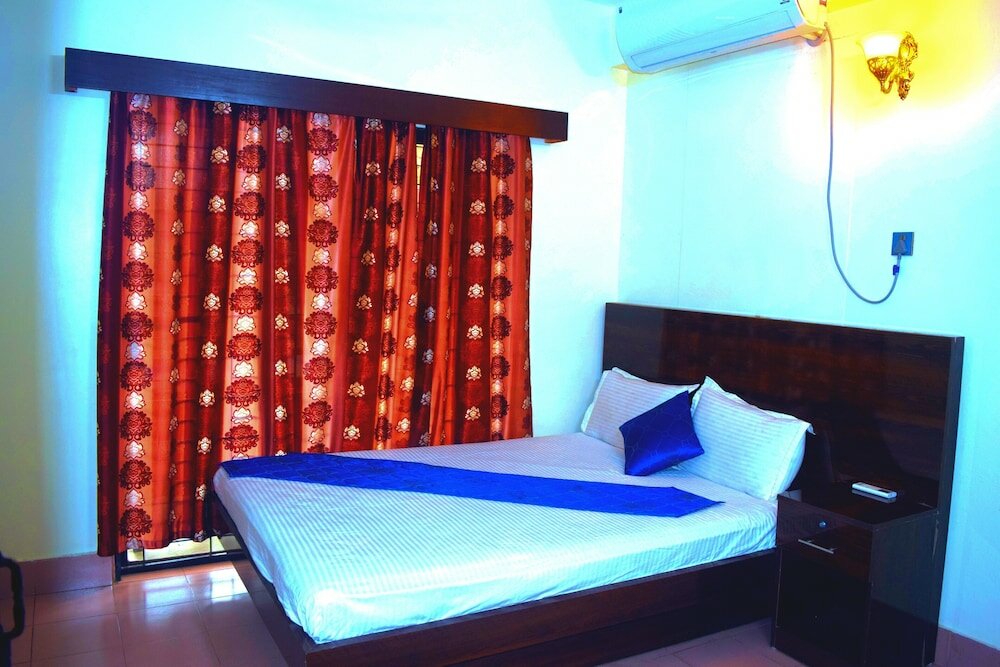 Фото Hotel East End