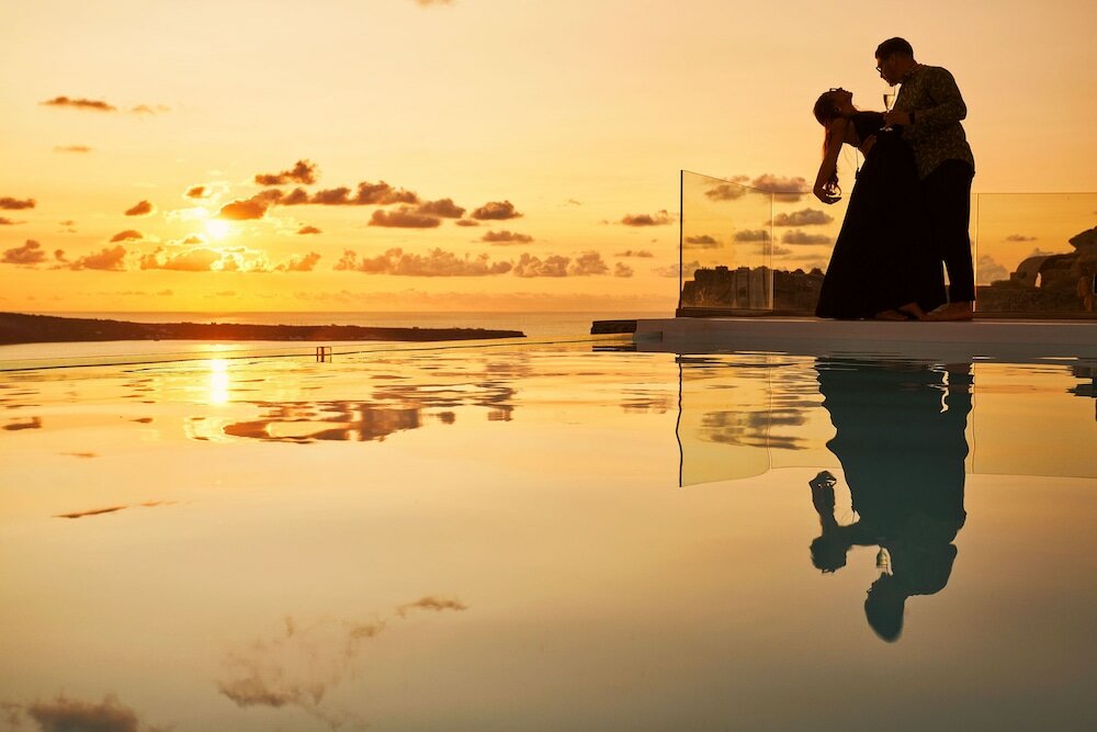 Фото Charisma Suites