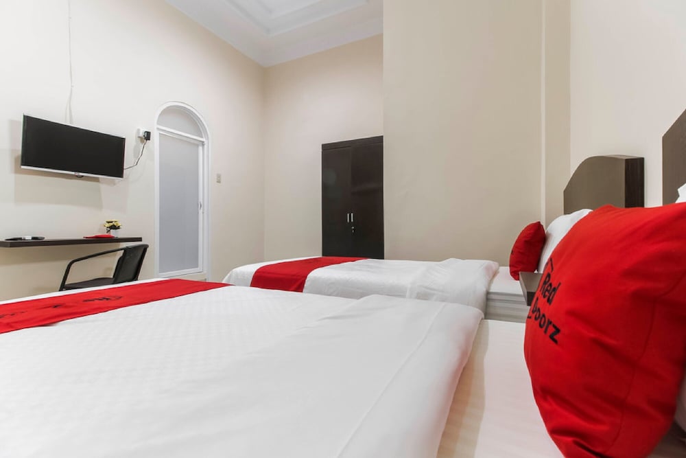 Фото RedDoorz near Grand Palladium