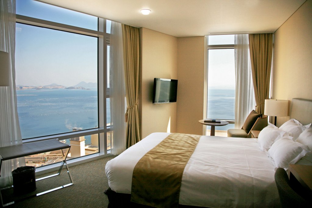 Фото The Ocean Hotel