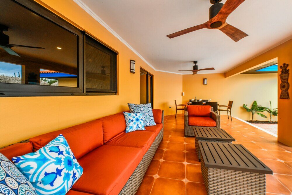 Фото Newly Renovated! Polynesian Themed in Noord!