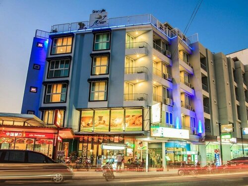 Гостиница Tanawan Phuket Hotel