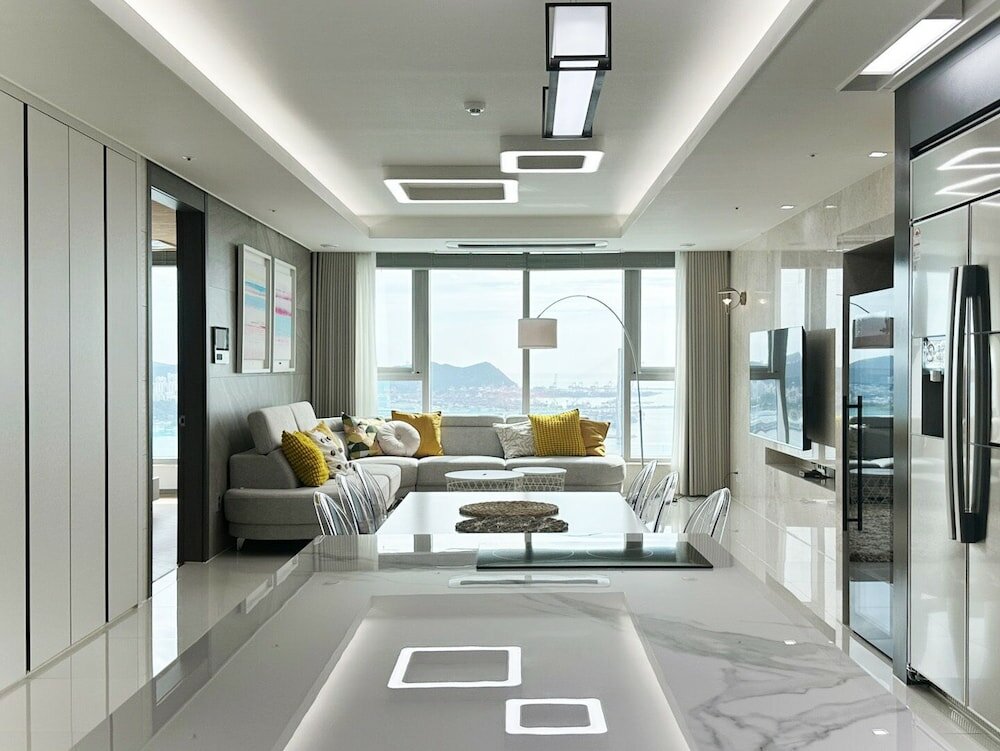 Фото Brown Suites Busan