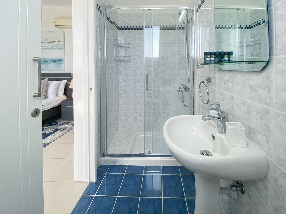 Фото Phaedrus Living Sunset View Flat Mesogi