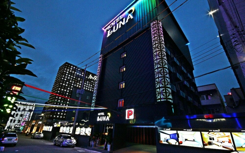 Фото Yeosu Luna Hotel