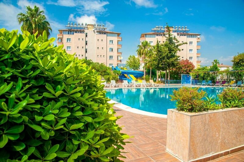 Гостиница Grand Bahama Beach Hotel в Конаклы