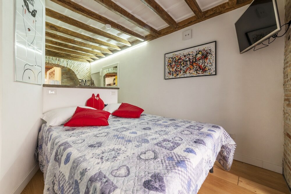 Фото Largo di Torre Argentina Cozy Studio