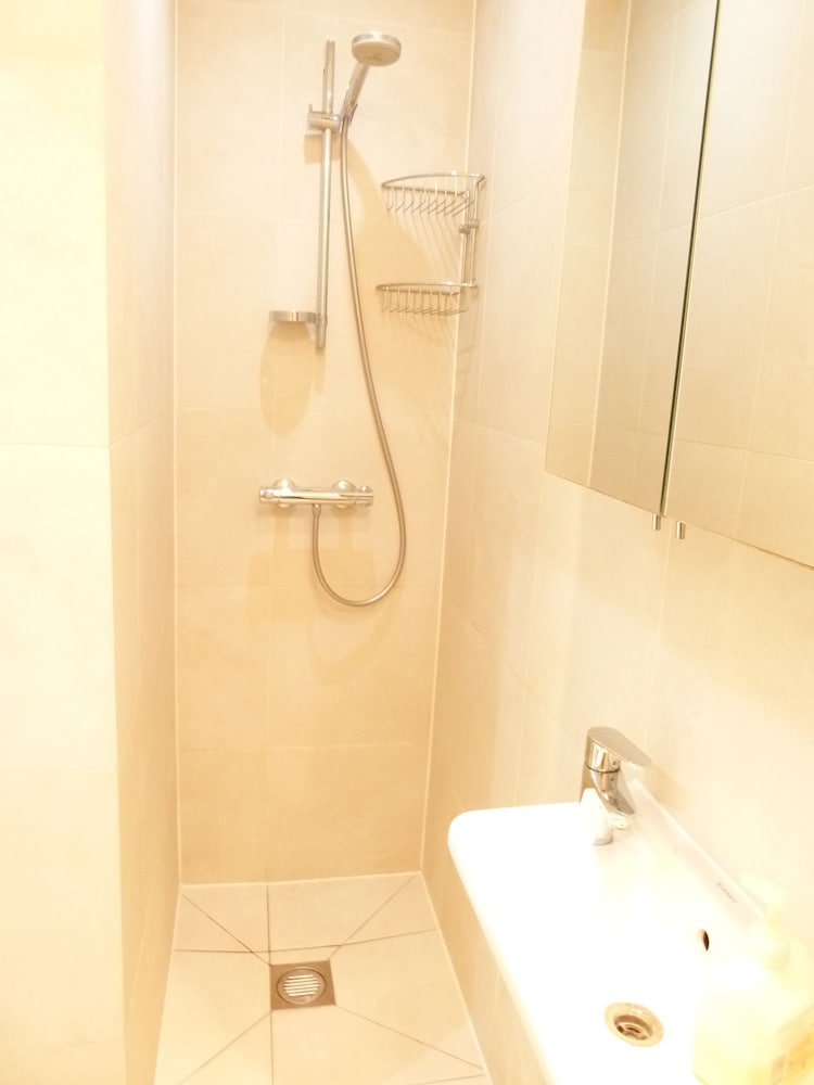 Фото Ss Property Hub - Large apartment near Hyde Park