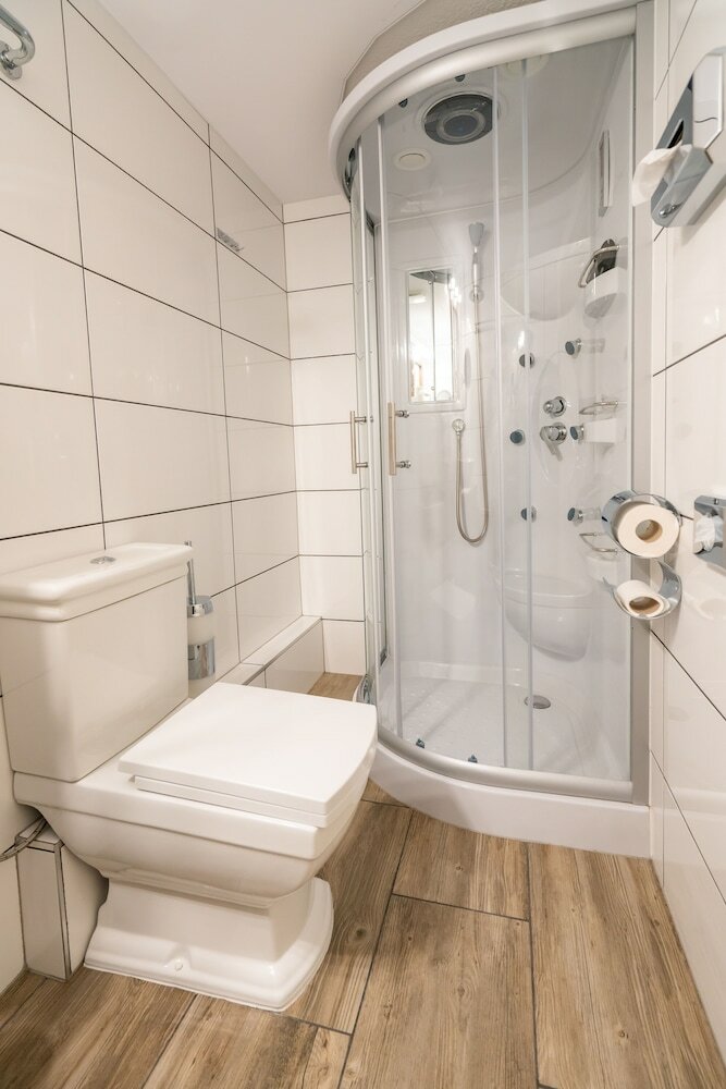 Фото Landgasthaus Kreuz Michelbach