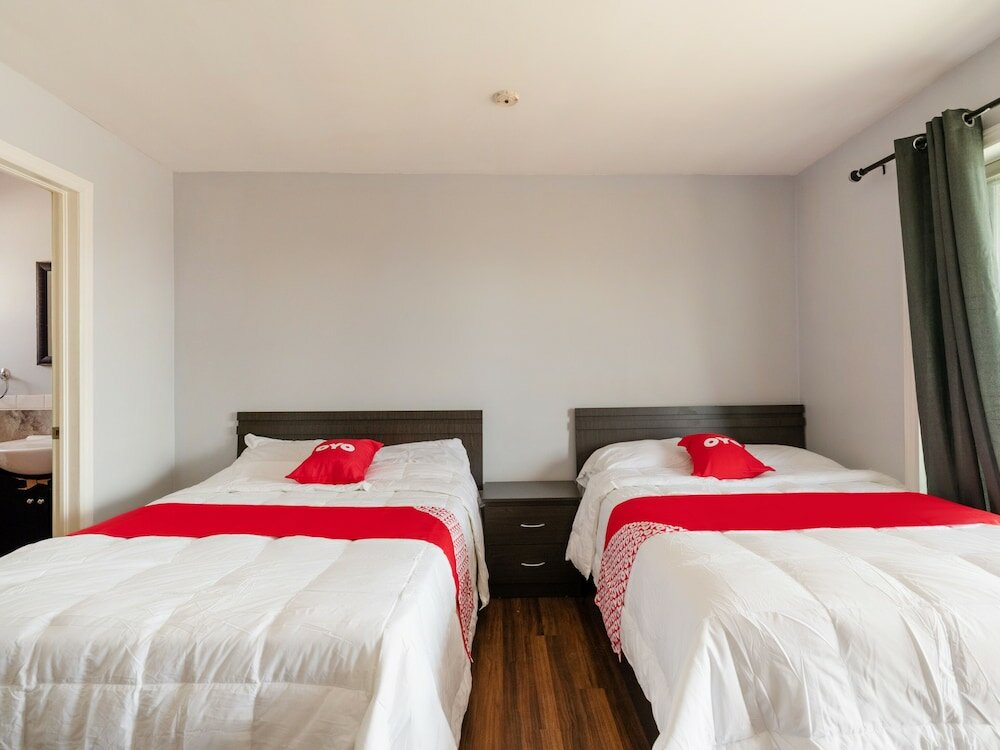 Фото Hotel Beaverton On - Lake Simcoe