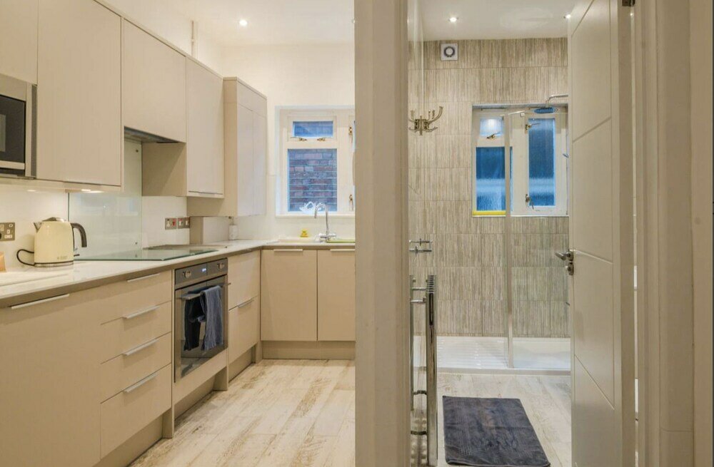 Фото Brondesbury Apartments