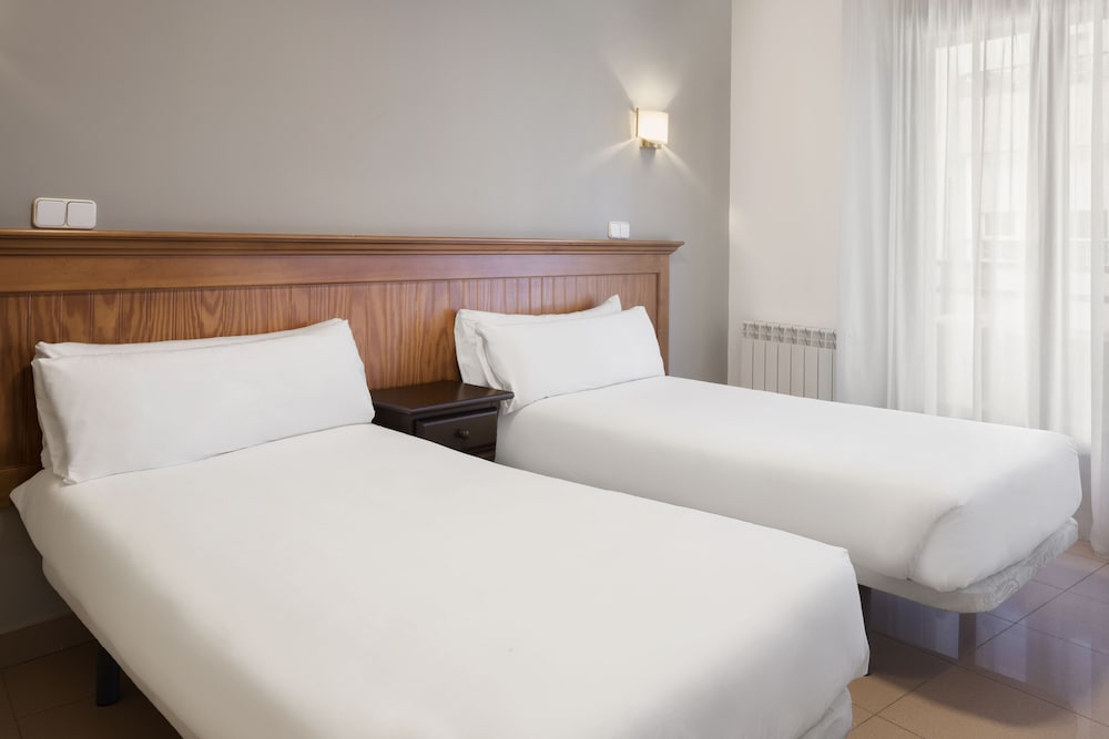 Фото Hotel Victoria Valdemoro