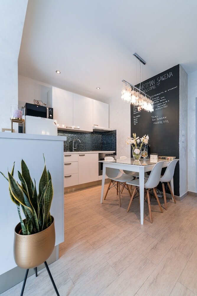 Фото Studio Apartment with garden