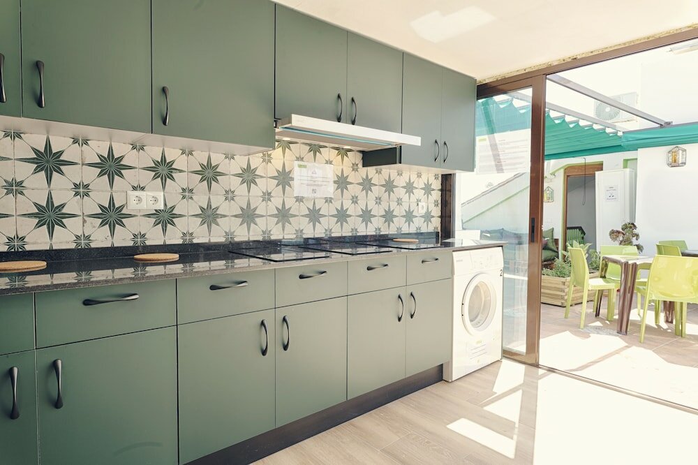 Фото Charming Nerja Hostel