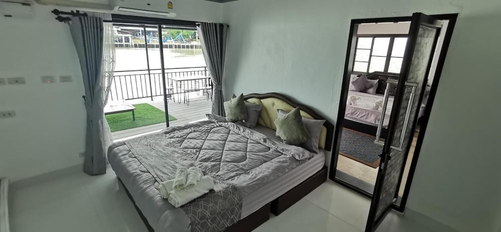 Фото Chaiyai River Front Hotel