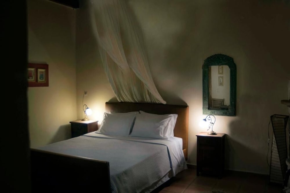 Фото Troullos Traditional Houses