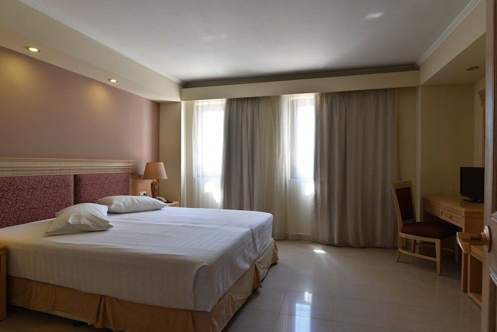 Фото Okeanis Golden Resort