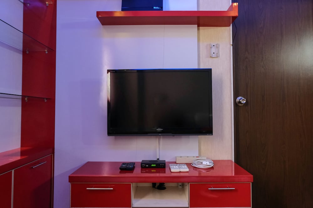 Фото Best Deal 2Br At Suites @Metro Apartment