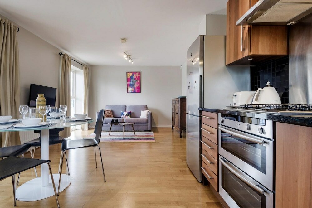 Фото Panoramic Docklands Home With Waterfront Views