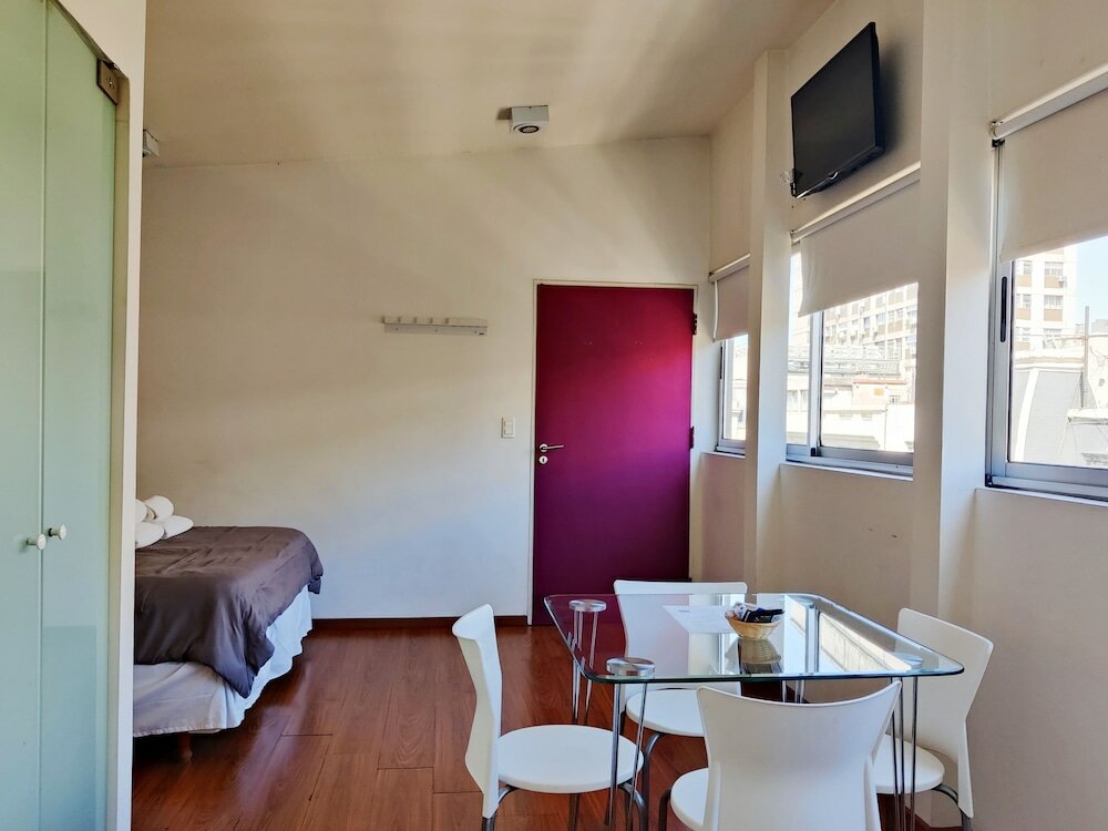 Фото Bens Downtown Apartments