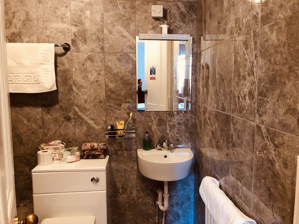 Фото Allison House 16 Guesthouse