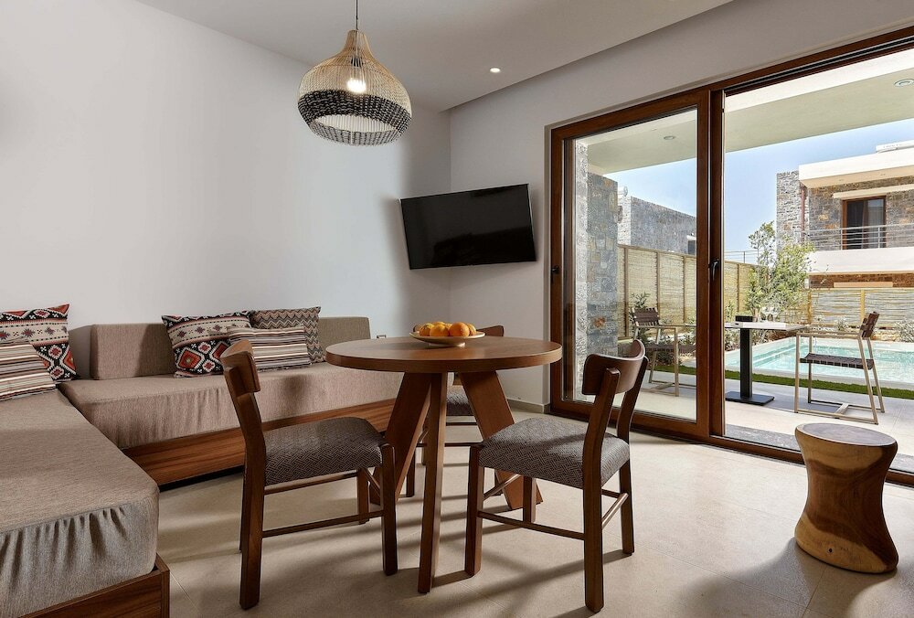 Фото Volta Suites and Villas