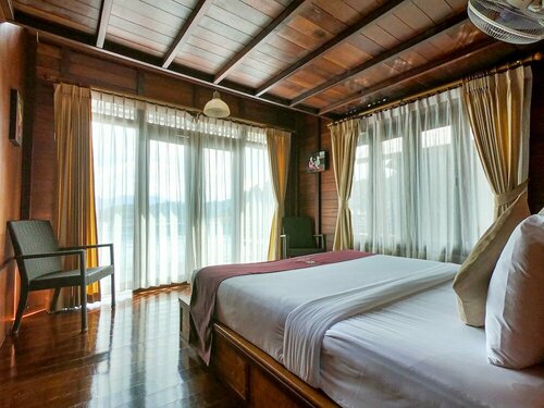 Гостиница 500 Rai Khao Sok Floating Resort