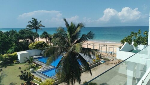 Гостиница Sea Breeze Hotel Ambalangoda