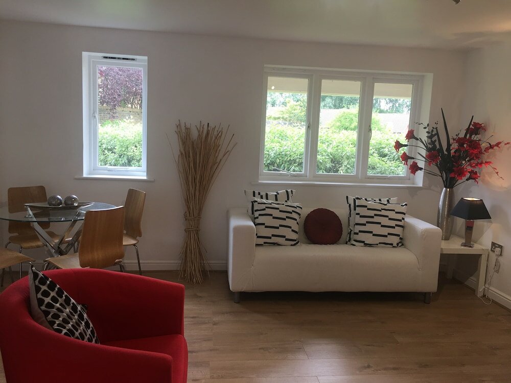 Фото 2 Bed Flat, Dedicated Workspace, Parking, 4ktv