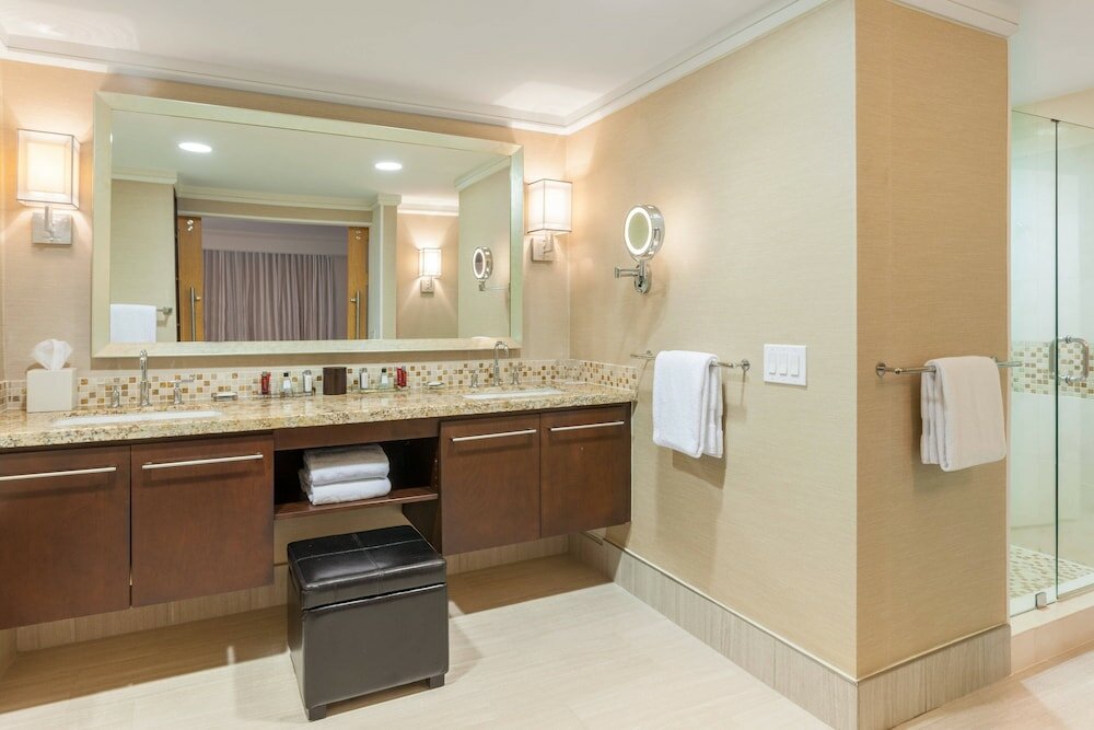 Фото Fort Lauderdale Marriott Harbor Beach Resort & SPA