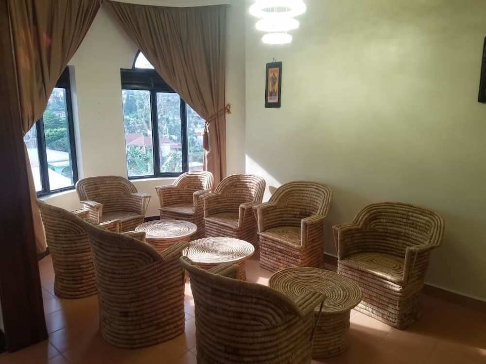 Фото Kingsmen Suites