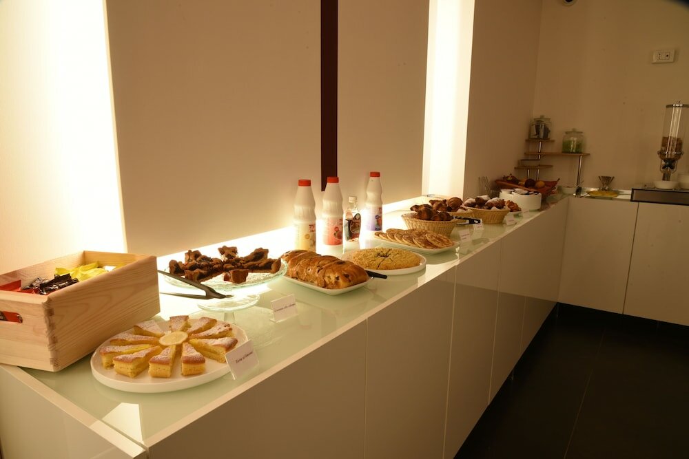 Фото Outside Hotel