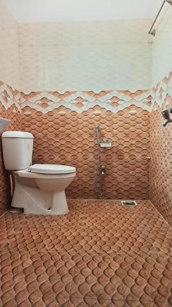 Фото Evergreen Guest Lodge - Egl