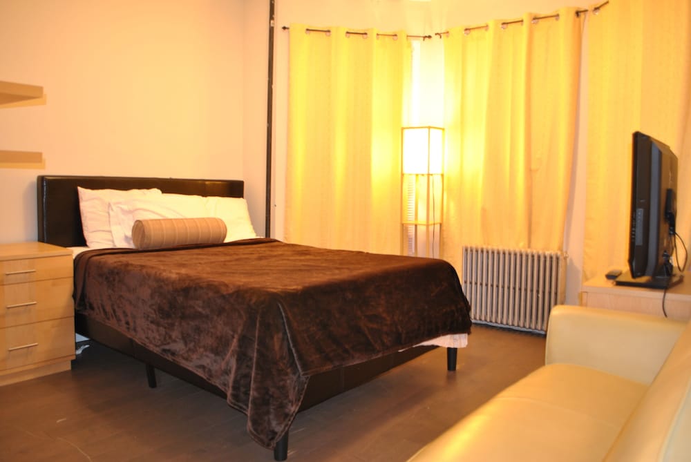 Фото L 3 Downtown Newark Guesthouse