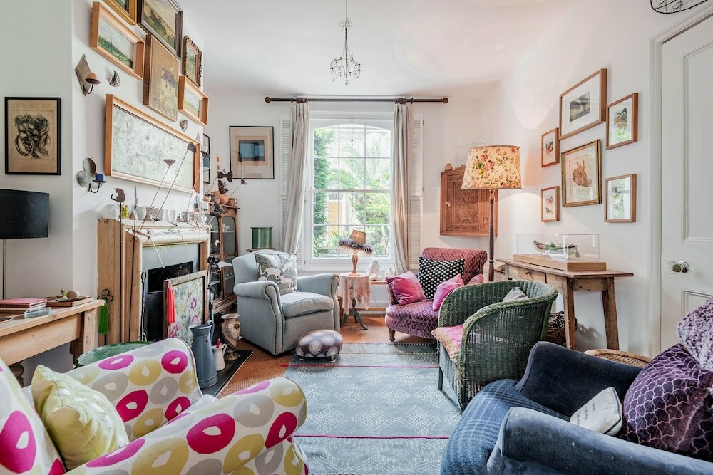 Фото Enchanting Hammersmith Home Close to Shepherds Bush by Underthedoormat