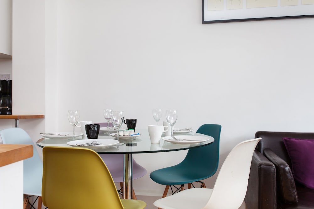 Фото Spacious Apartment Berwick St &Oxford St