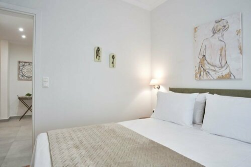 Stylish Apt next to the Archaeological Museum