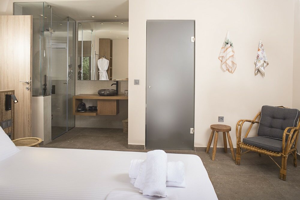 Фото Elaia Grove