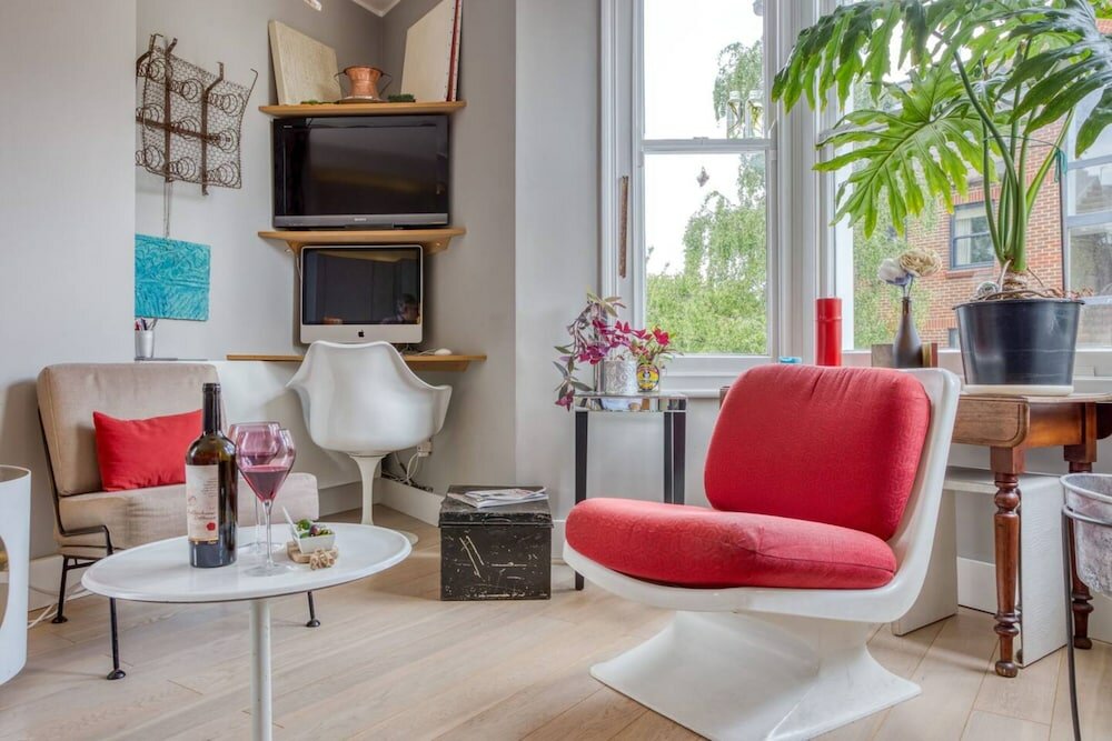 Фото Beautiful and Airy 1 Bedroom Flat - West London