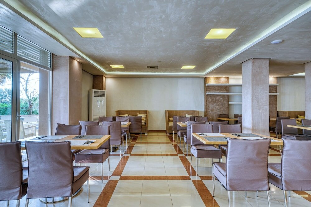 Фото Black and White Boho Resort