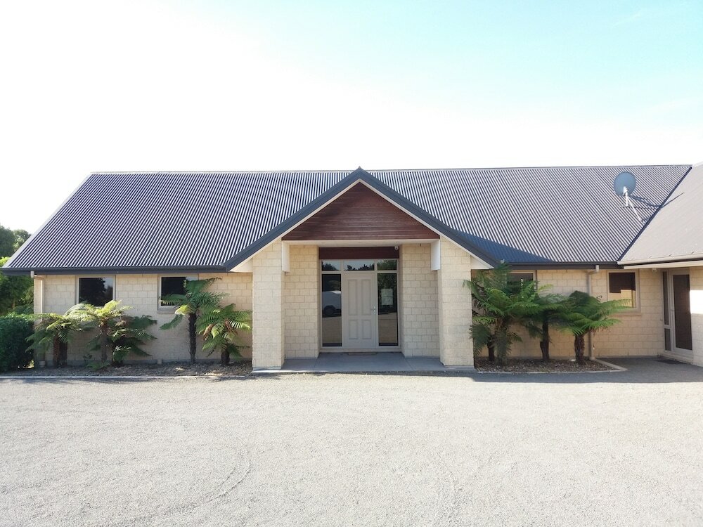 Фото Claremont Country Lodge B&b