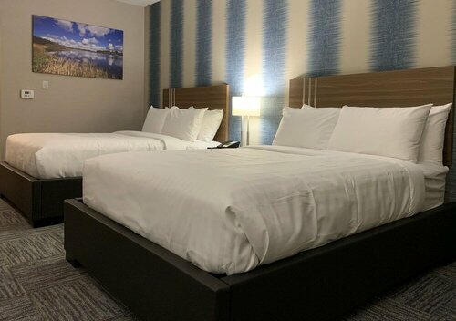 Гостиница Meridian Inn & Suites Regina Airport в Реджайне