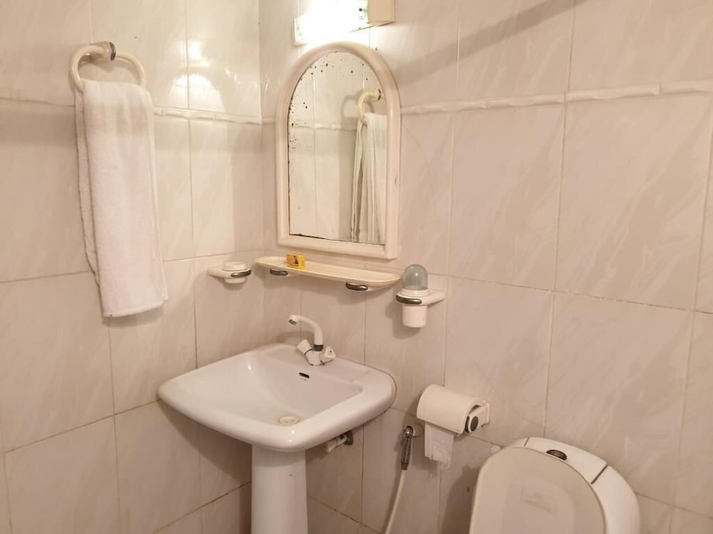 Фото Hotel Sareena Residence