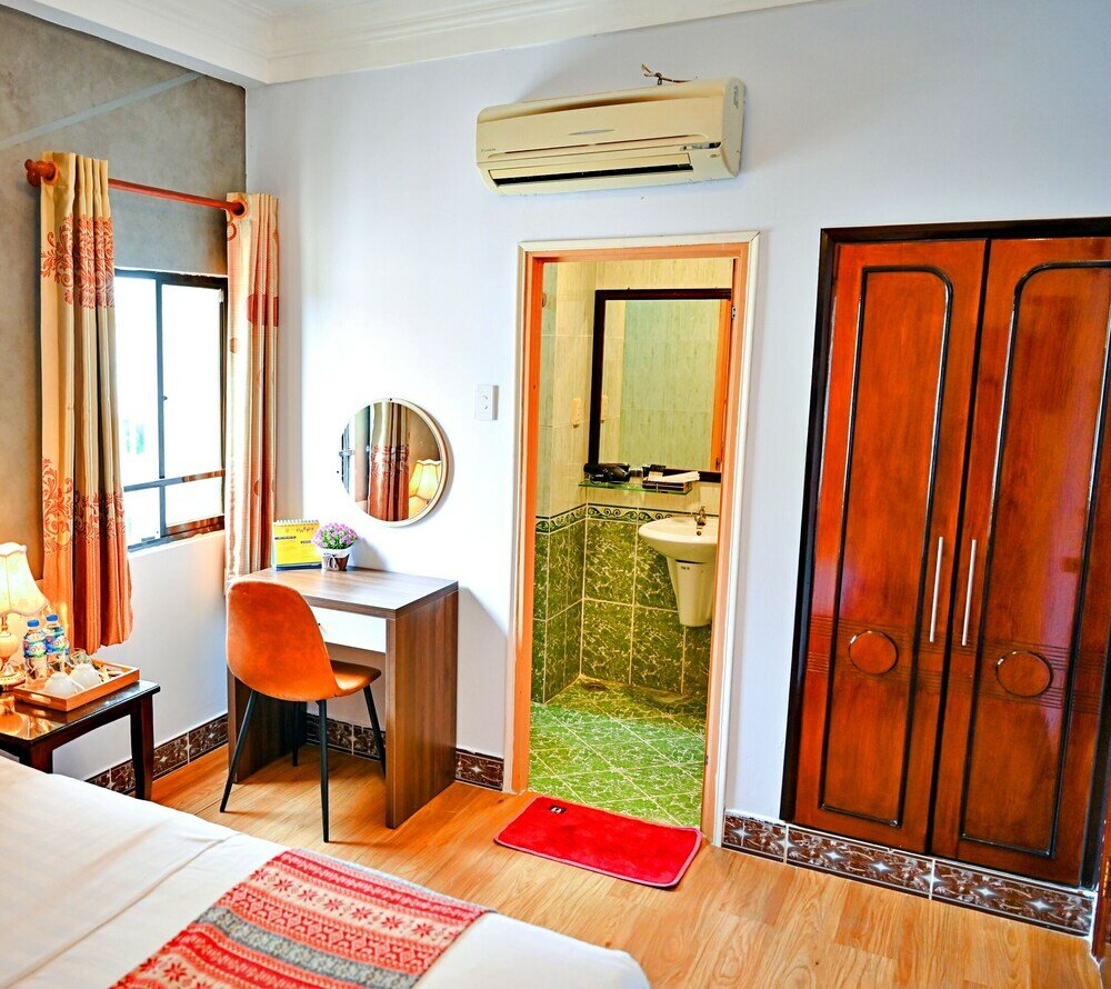 Фото Hanz Cosmos Central Hotel