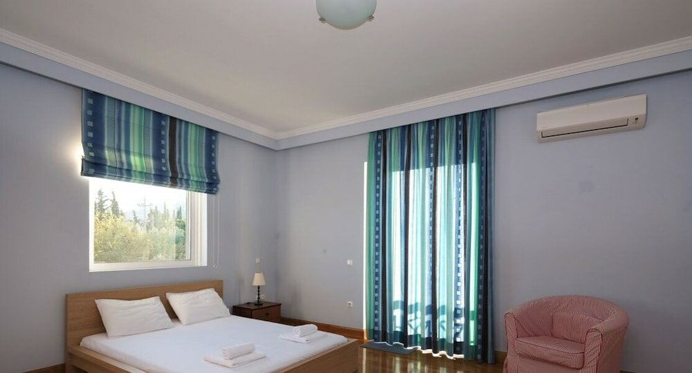 Фото Sublime Luxurious homm Villa in Paiania